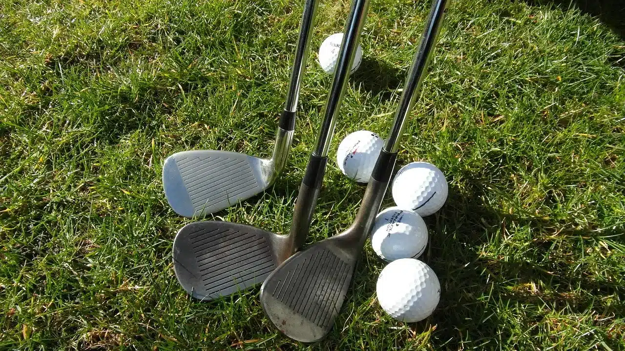 Golf Chipper Vs Wedges